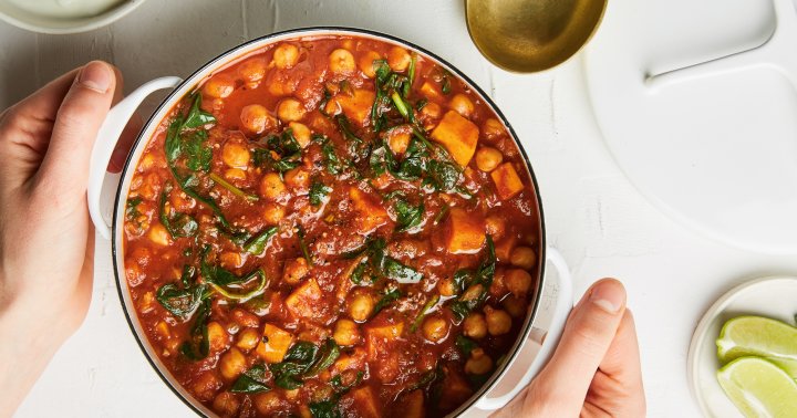 Read more about the article For A Simple & Nutritious Meatless Monday, Try This Hearty One-Pot Stew