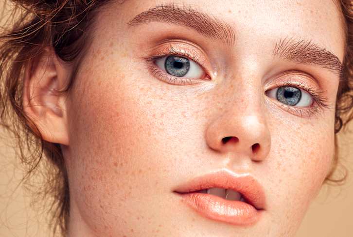Make Your Face Look More Lifted With This Super Quick Brow Hack