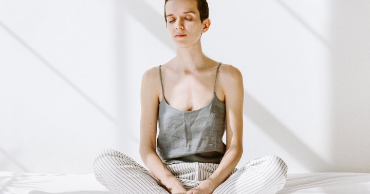 How Breathwork Can Help Ease Anxiety + 7 Exercises To Start With