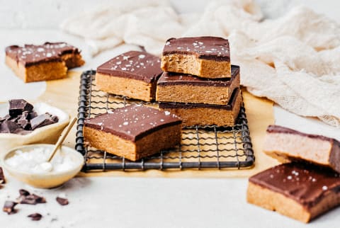 Vegan No-Bake Chocolate Almond Bars