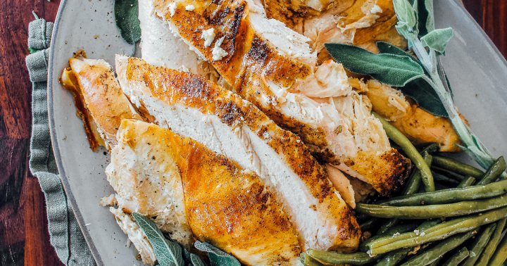 Do A One-Pot Thanksgiving With This Garlic & Sage Turkey Recipe