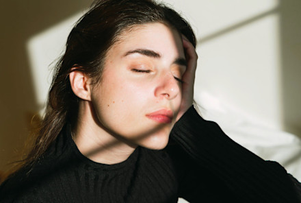 7 Natural Ways To Manage Your Hypothyroidism, From An Integrative Medicine Doctor