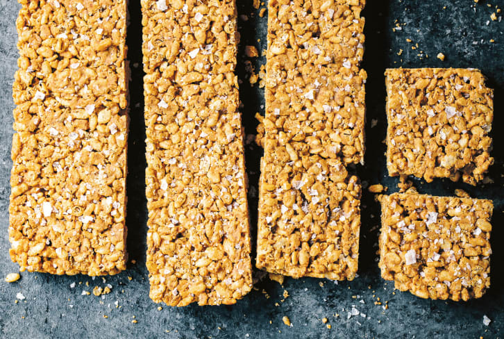 These Salted Nut Butter Rice Crispy Treats Are Low-Sugar & Delicious