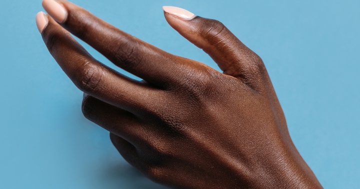How To Fix A Broken Nail (Without Clipping It Off!): 3 Tips, From Experts