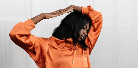 Image of 8 Neck Stretches To Release All That Sticky Tension, Trainer Approved