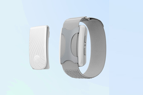 apollo neuro in all white