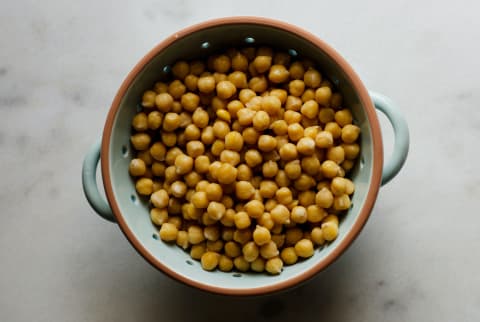 12/8/20 4 Of Our Go-To Easy Chickpea-Based Recipes, All Packed With Plant-Based Protein