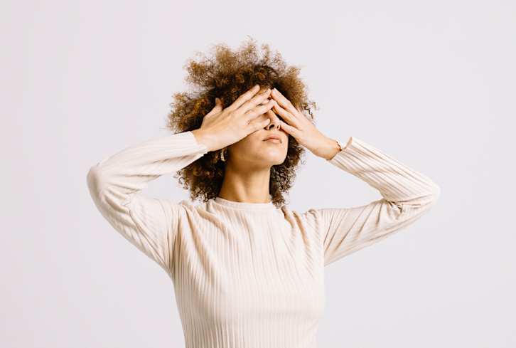 I'm An Optometrist & Here's Why You Need To Stop Rubbing Your Eyes
