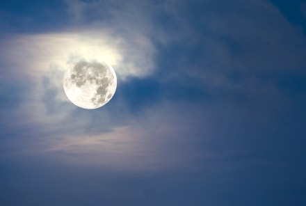 The Full Moon Is Coming: Here's How To Keep Your Emotions In Check