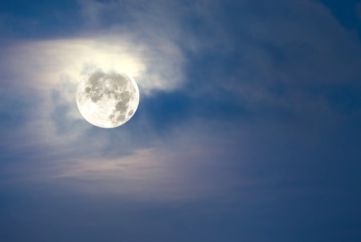 The Full Moon Is Coming: Here's How To Keep Your Emotions In Check