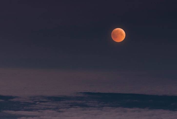 Why This Week's Full Moon Is Going To Crack Your Heart Wide Open