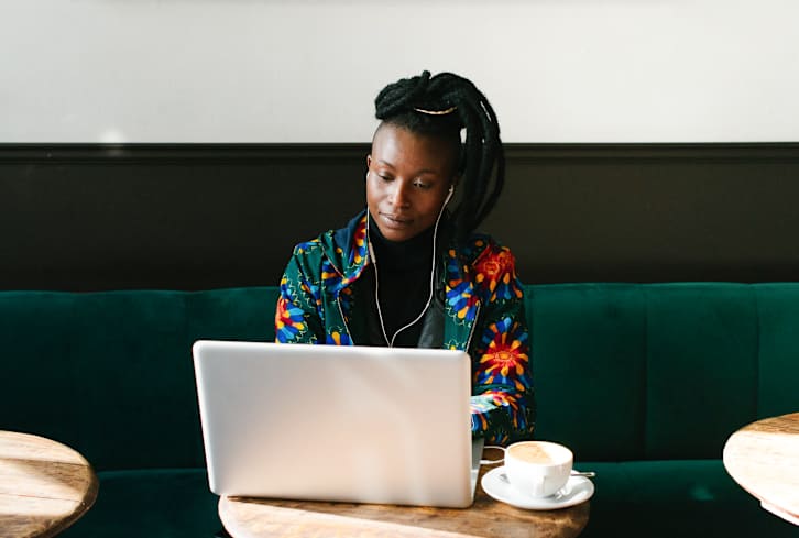 Stare At A Screen For 6+ Hours A Day? Study Shows This Can Protect Your Eyes