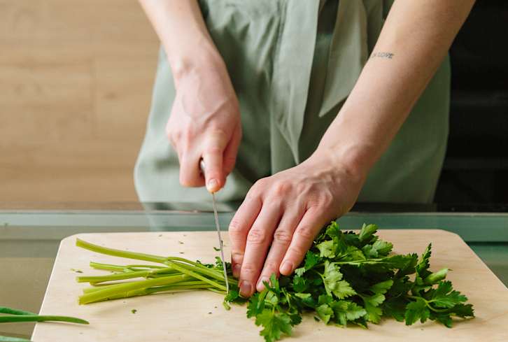 Parsley & Cilantro May Look The Same, But Which One Is Healthier?