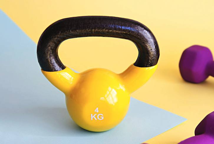 A 4-Step Guide For A Solid Strength Training Workout, From A Personal Trainer
