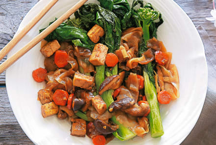 This Vegan & Gluten-Free Pad See Ew Will Satisfy Your Takeout Craving