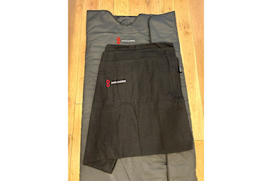 Bon Charge Infrared Sauna Blanket laid flat on the floor