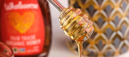 4 Reasons You Should Be Stocking Up On Honey This Winter