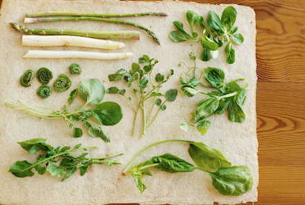 9 Foods To Fight Inflammation + Boost Your Mood