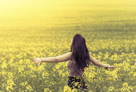 15 Ways To Show Yourself Gratitude (And Why It Matters)