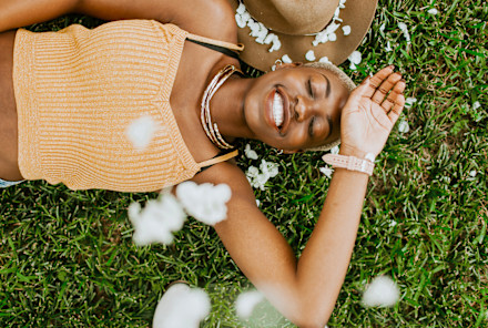 How To 'Design Your Summer' So You Get A Major Happiness Boost For The Entire Season