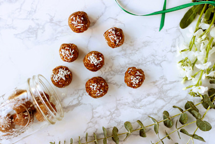 3 No-Bake Holiday Cookie-Flavored Energy Balls
