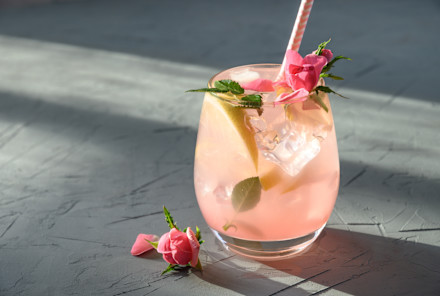 This Cooling & Anti-Inflammatory Cocktail Is Here To Save Your Weekend