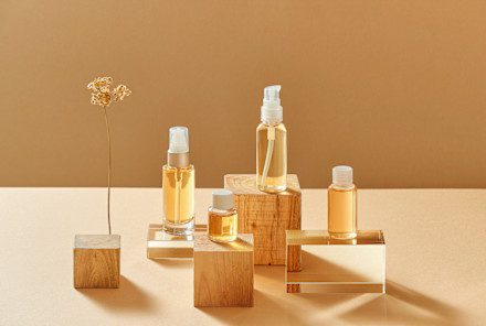 5 Essential Oils To Reduce Brain Fog & Promote Mental Clarity