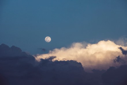 How To Amp Up Your Self-Care Sunday Routine For Tonight's New Moon In Virgo
