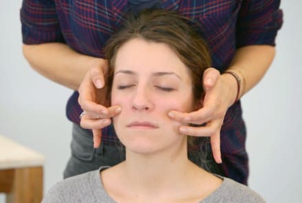 A Quick Facial Massage To Restore Your Skin's Natural Glow