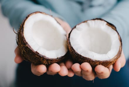 6 Reasons To Start Using Coconut Oil As Toothpaste