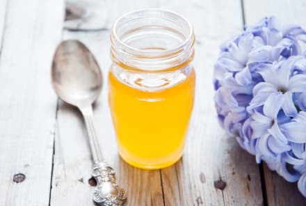 11 DIY Ways To Use Honey For Gorgeous Skin, Hair & Nails (Infographic)
