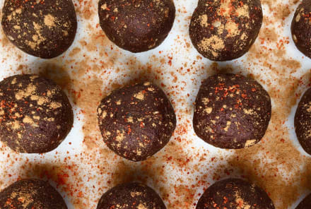 Healthy Snack: Raw Mexican Hot Chocolate Energy Bites