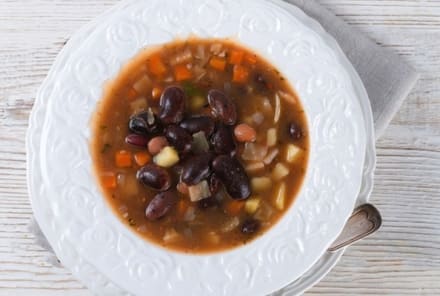 A Healthy Vegetarian Chili To Warm Your Bones