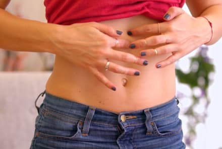 Feeling Bloated? Here's A 3-Minute Acupressure Routine To Beat Digestive Issues