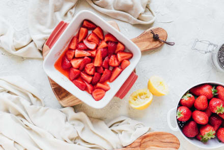 These Strawberry-Lemonade Gut-Healing Snacks Are The Perfect Last Taste Of Summer