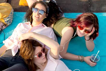 Social Media Is Making You Feel Lonely (Even If You Don't Think It Is)