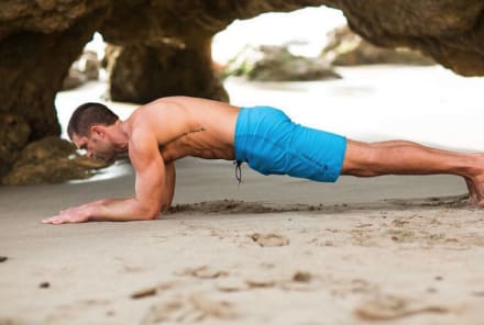 A 2-Minute, Full-Body Workout You Can Do Anywhere