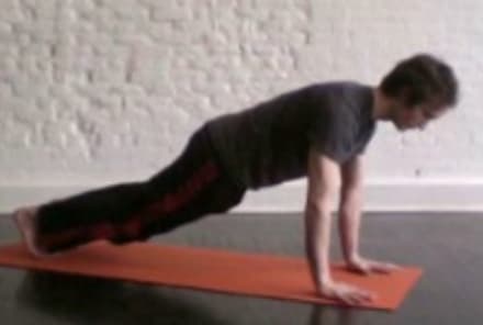 Yoga Poses for Beginners: How to Do Plank (Video)