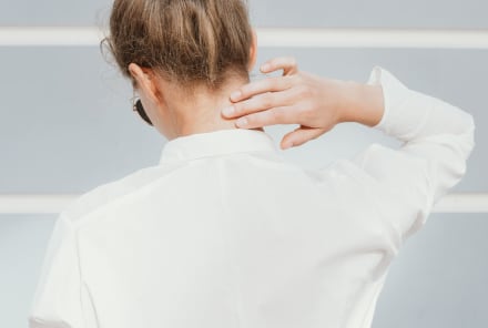 Stiff Neck? 7 Herbalist-Approved Remedies That Can Help Relieve Pain