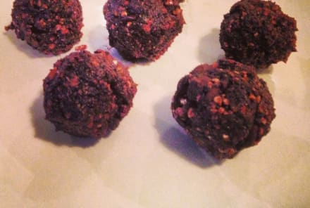These No-Bake Brownie Bites May Be Messy, But They're Tasty Too