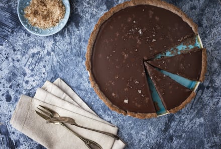 This Easy Chocolate Tart Recipe Is High In Fiber & Low In Sugar
