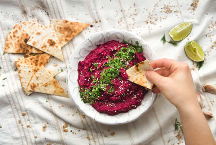 3 Delicious Dips That Take Only 5 Minutes To Make (With 4 Ingredients Or Less)