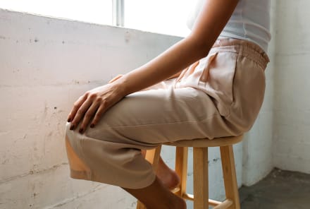 I'm A Manual Therapist: This Is How To Sit Properly (Yes, There's A Correct Way)