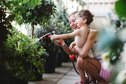 These Hacks Will Help All Your Plants Survive When You're On Vacation