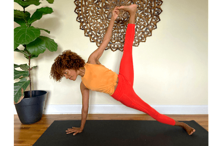 A Spicy Side-Plank Variation To Put Your Core & Obliques To The Test