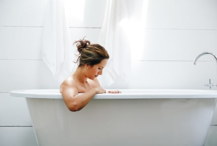 A Soothing Ginger & Epsom Salt Bath To Try When You Have A Cold