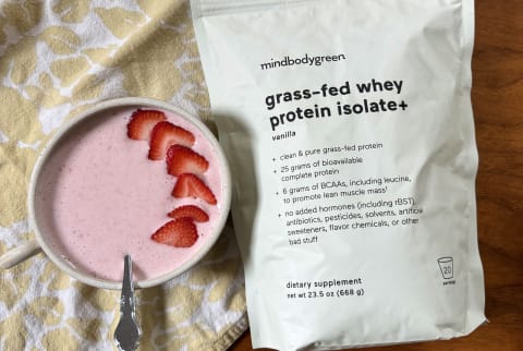 Grass Fed Whey Protein smootie bowl with strawberry