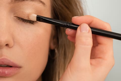 This "toasting" technique can help your eyeshadow look 10x more natural 