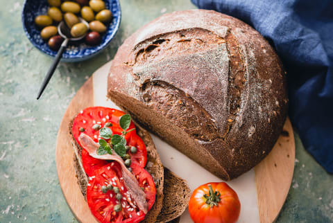 Sourdough bread with tomatoe