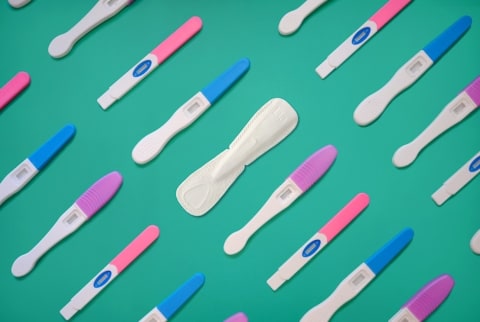 Lia biodegradable pregnancy test in a lineup next to other plastic pregnancy tests